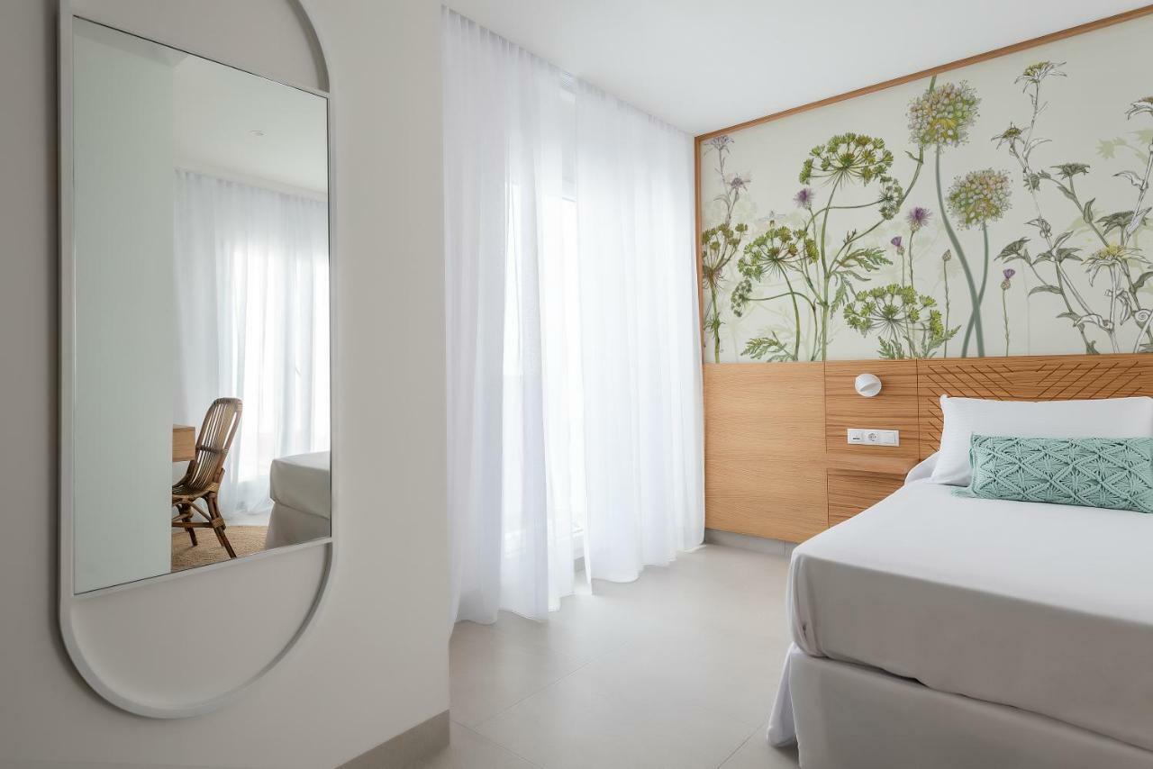 Superior Double Room with Sea View and balcony